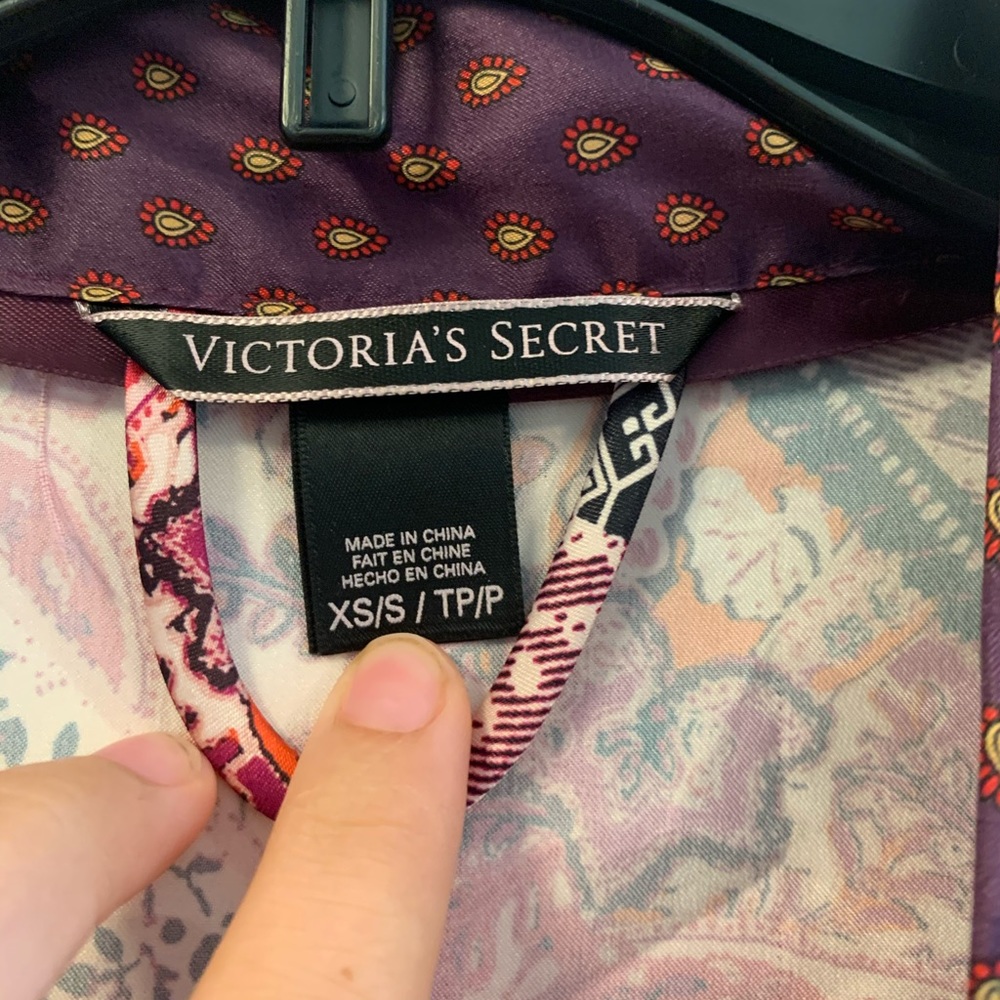 Victoria’s Secret Robe - Picture 4 of 4